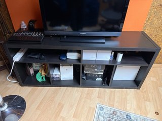 Mueble TV IKEA KALLAX negro-marrón