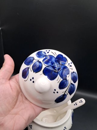 Azucarero de cerámica francés con flores azules