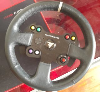 Volante Thrustmaster T300 + 3 Volantes