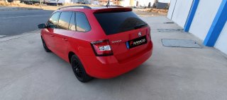 Skoda Fabia familiar rojo