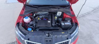 Skoda Fabia familiar rojo