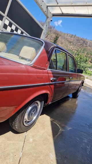 Mercedes-Benz Classe E (214) 1982