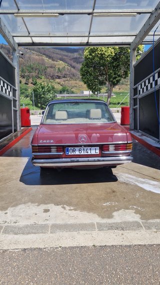 Mercedes-Benz Classe E (214) 1982