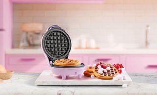 Mini gofrera Bestron rosa
