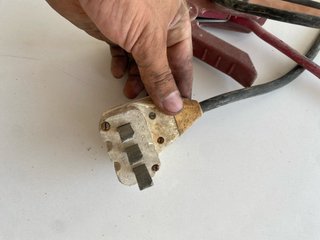 Convertidor de Corriente DC 12V a AC 230V
