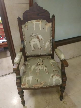 Sillón restaurado tela inglesa