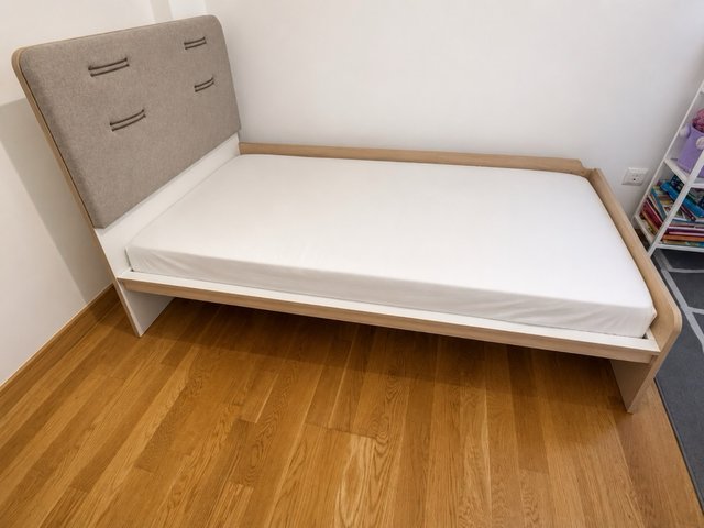 Cama 1.05x1.90 Beige y Madera