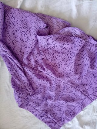 Falda corta de mujer