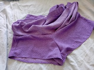 Falda corta de mujer