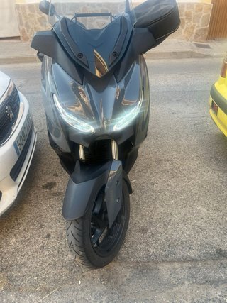 Yamaha XMAX 300 Tech MAX Negra