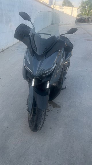 Yamaha XMAX 300 Tech MAX Negra