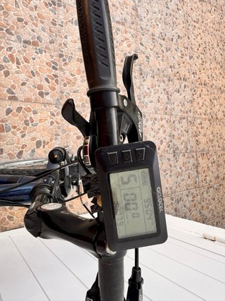 Bicicleta Eléctrica de Montaña Azul