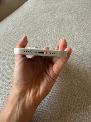 iPhone 13 128GB Blanco con Accesorios