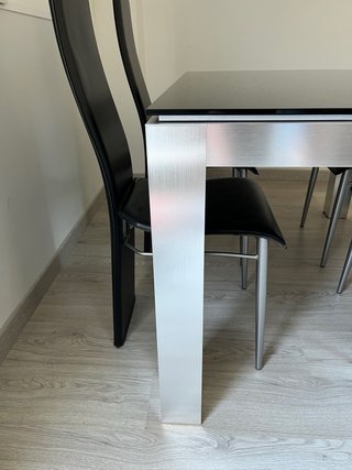 Mesa comedor y sillas