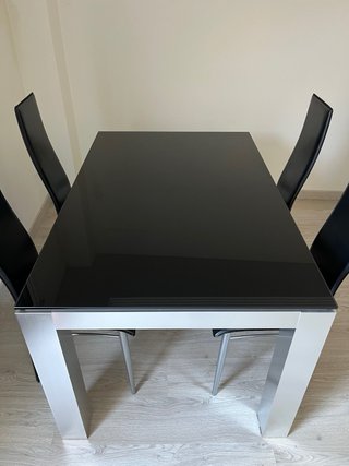 Mesa comedor y sillas