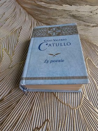 Mini libro "Le poesie" di Gaio Valerio Catullo