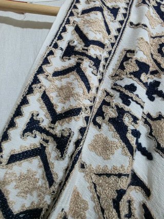 Vestido de verano blanco bordado