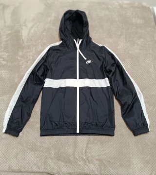 Conjunto deportivo Nike negro y blanco