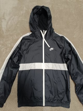 Conjunto deportivo Nike negro y blanco