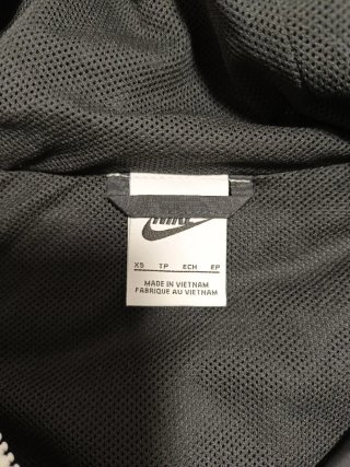 Conjunto deportivo Nike negro y blanco