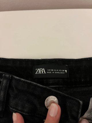 Shorts vaqueros negros Zara