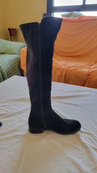 Botas altas negras con cremallera Talla 39