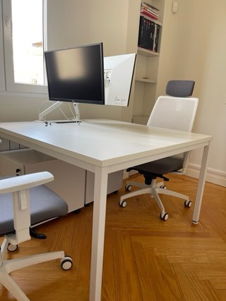 Mesa oficina 1.20x1.20 con pasacables