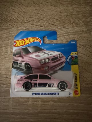 Hot Wheels '87 Ford Sierra Cosworth Rosa