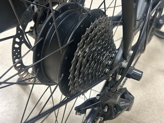 Bicicleta Eléctrica Urbana Elops 500 Negra