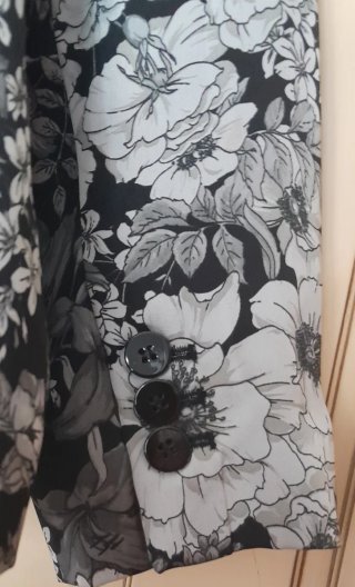 Chaqueta Satinada Estampada Flores