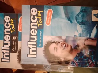 INFLUENCE TODAY 4 Student's book: libro de text...