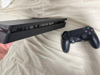 PS4 Slim Negra + Mando Original