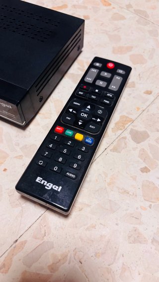 Receptor Satélite Engel RS8100HD (Mando Original)