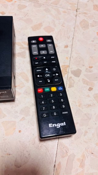 Receptor Satélite Engel RS8100HD (Mando Original)