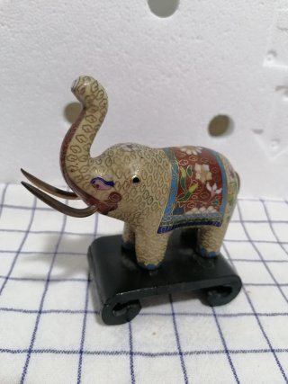Elefante CLOISONNE Antiguo