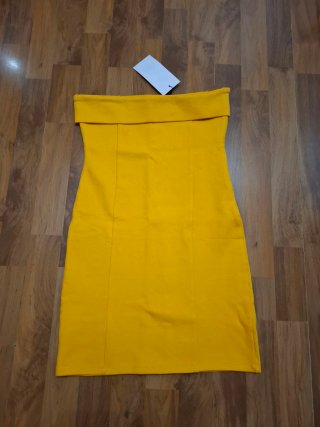 Vestido palabra de honor Zara amarillo