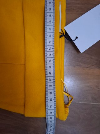 Vestido palabra de honor Zara amarillo