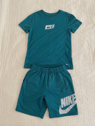 Conjunto Nike T-shirt y Shorts Verde
