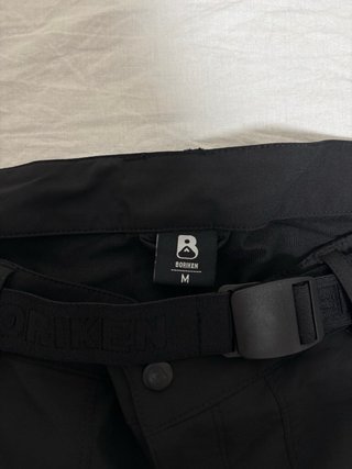 Pantalón corto Boriken Talla M con cinturón