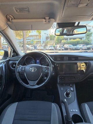 Toyota Auris Hibrido | Automatico