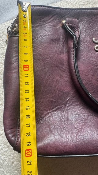 Bolso de mano Guess morado