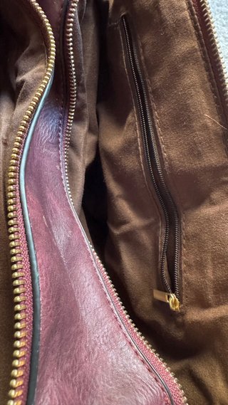 Bolso de mano Guess morado
