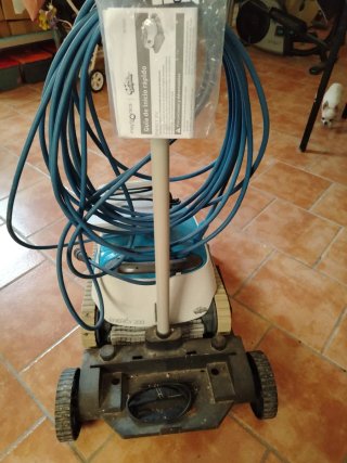 Limpiafondos Dolphin Energy 200 con carro