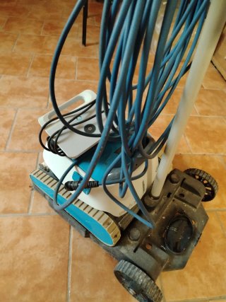 Limpiafondos Dolphin Energy 200 con carro