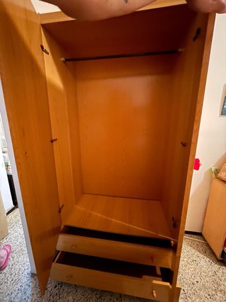 URGENTE, SE REGALA Armario de madera con cajones