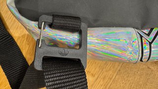 Mochila Adidas Pequeña Holográfica