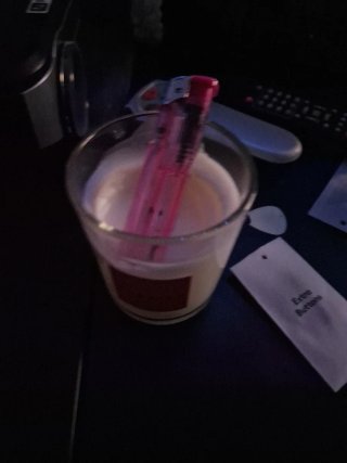Vela aromática con mechero rosa