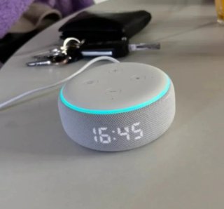 Echo Dot 3ª Gen con Orologio Bianco