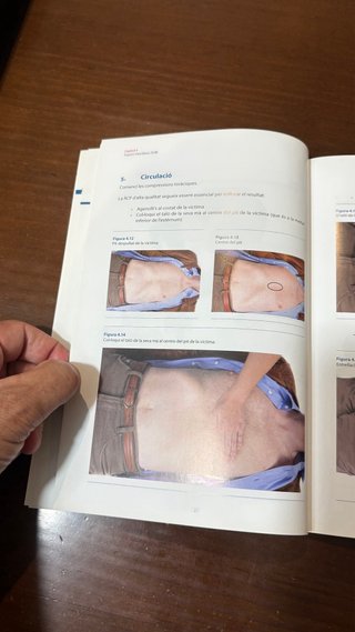 Suport Vital Bàsic amb desfibril.lador extern...