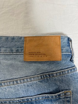 Shorts vaqueros Bershka rotos talla 44